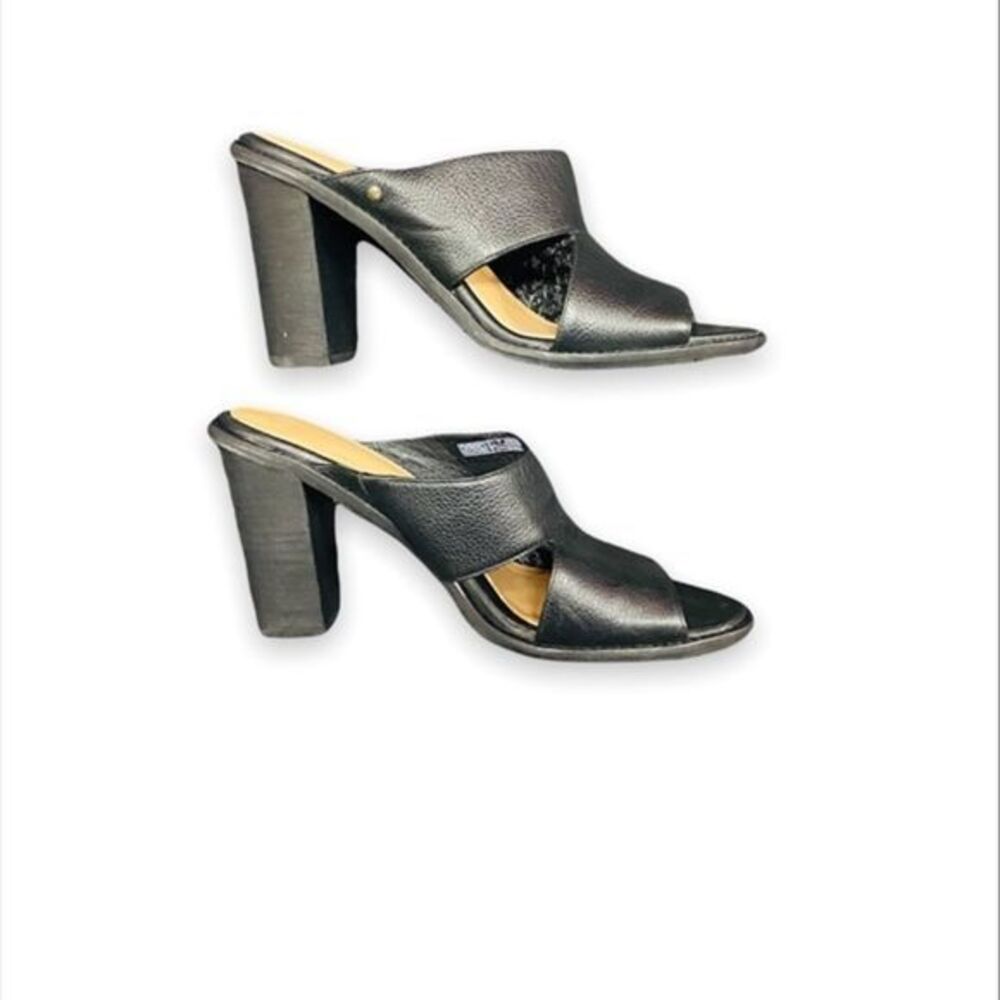 UGG LEATHER SANDAL